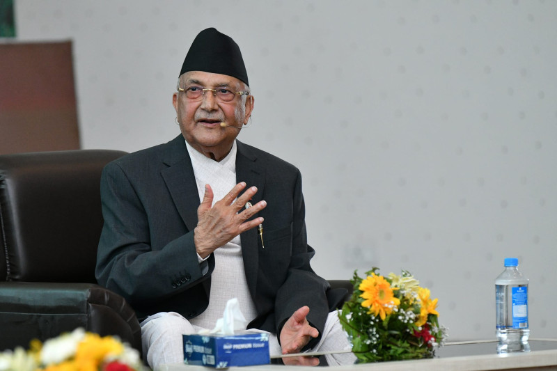 पढेर विदेश जानै पर्दैन, नेपालमै अवसर छन् : केपी ओली